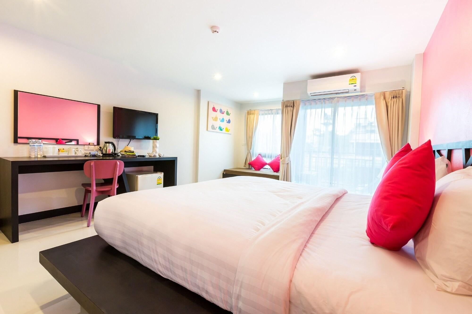 Sleep Whale Hotel 3*