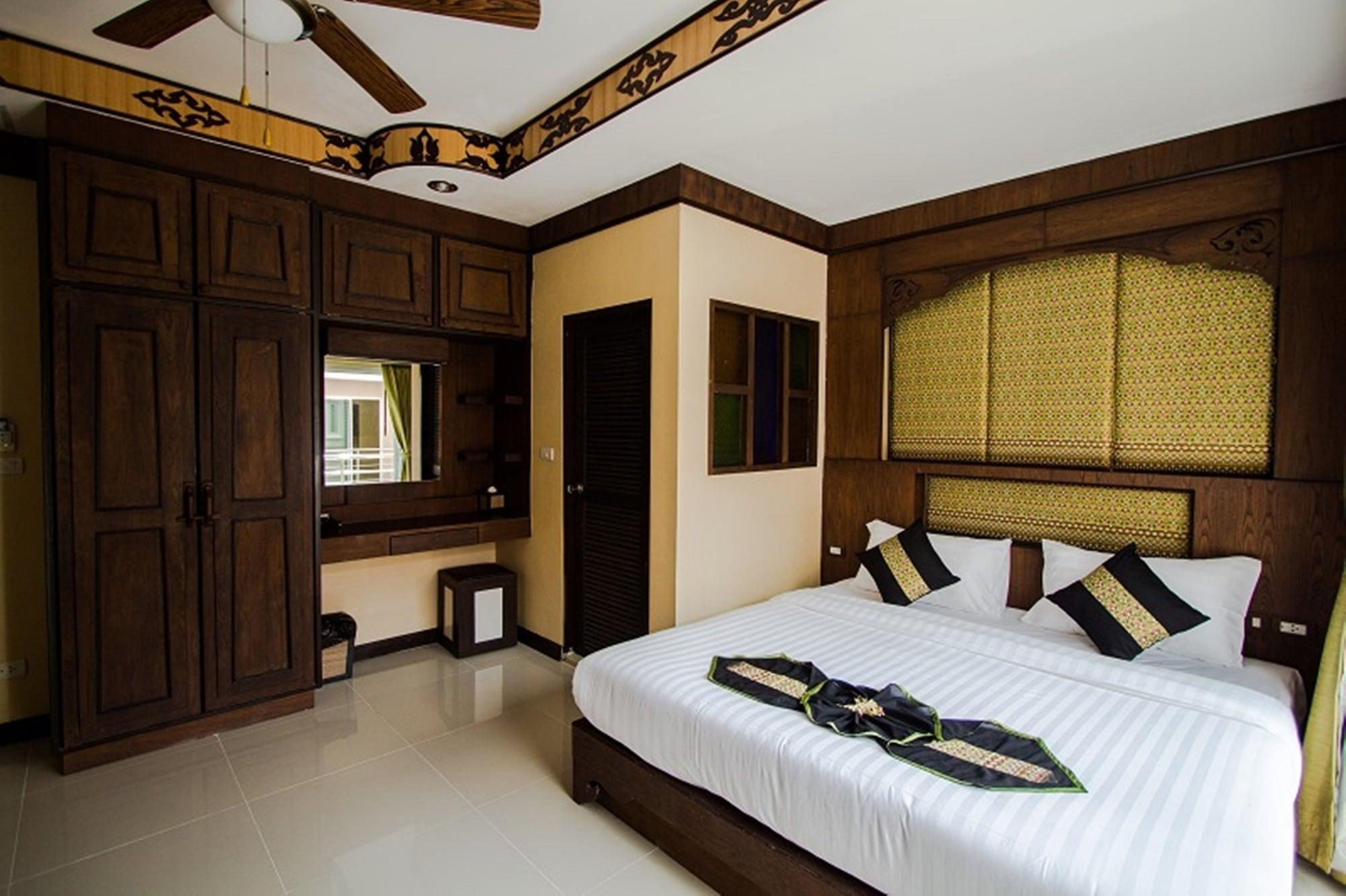 Panomporn Phuket 2*