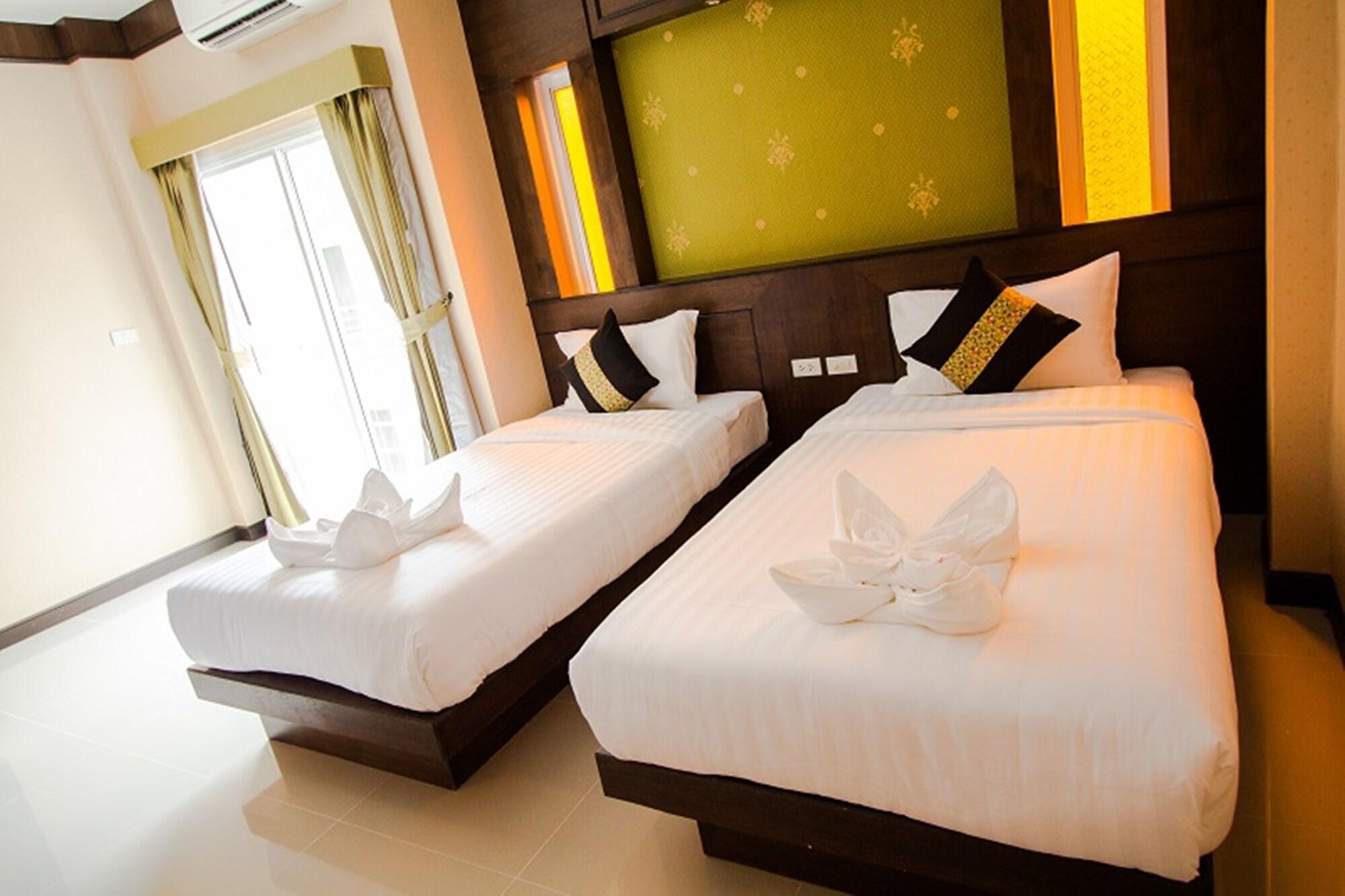 Panomporn Phuket Hotel 2*