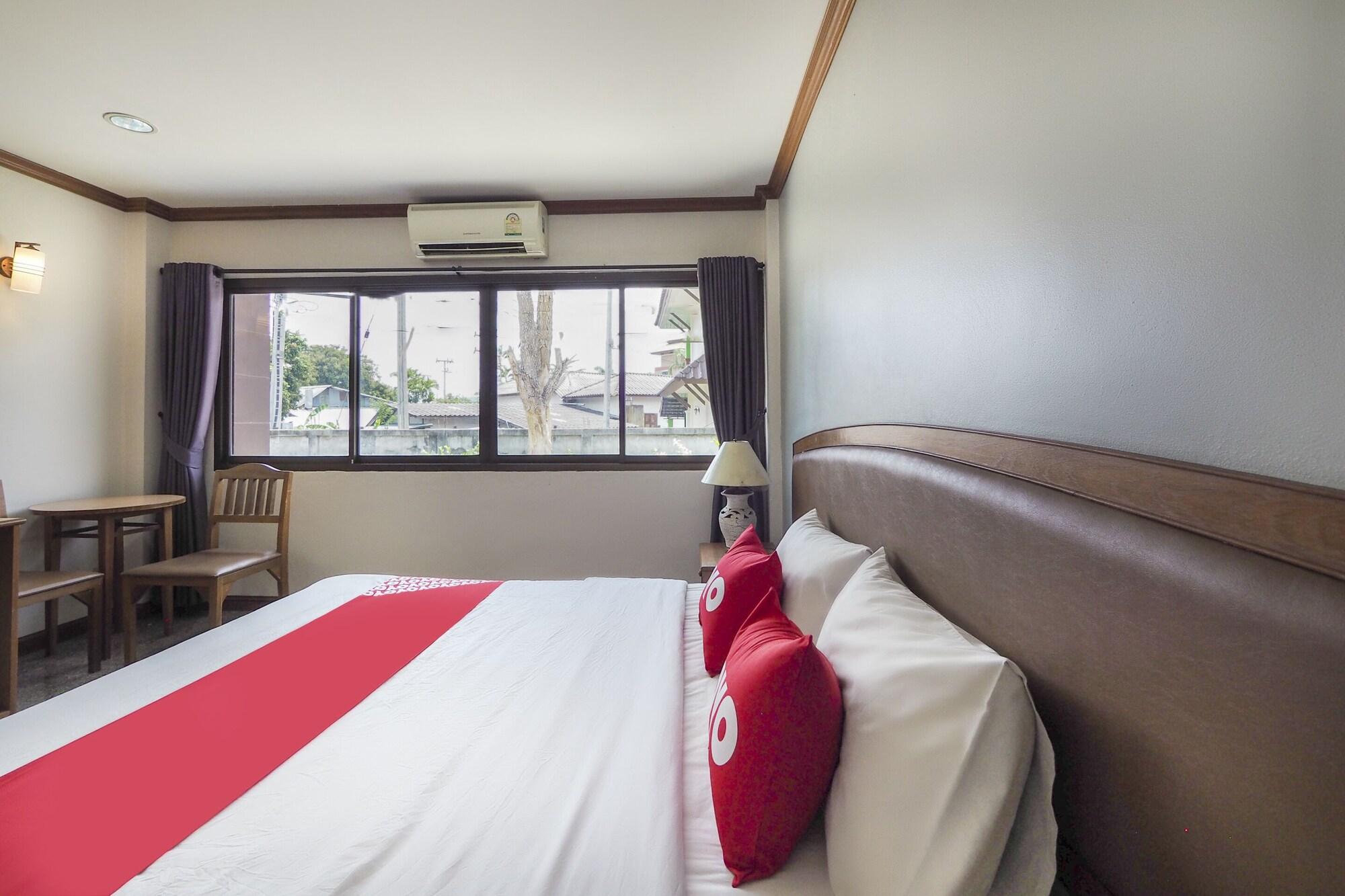 Hotel Oyo 859 Golden Land 2*
