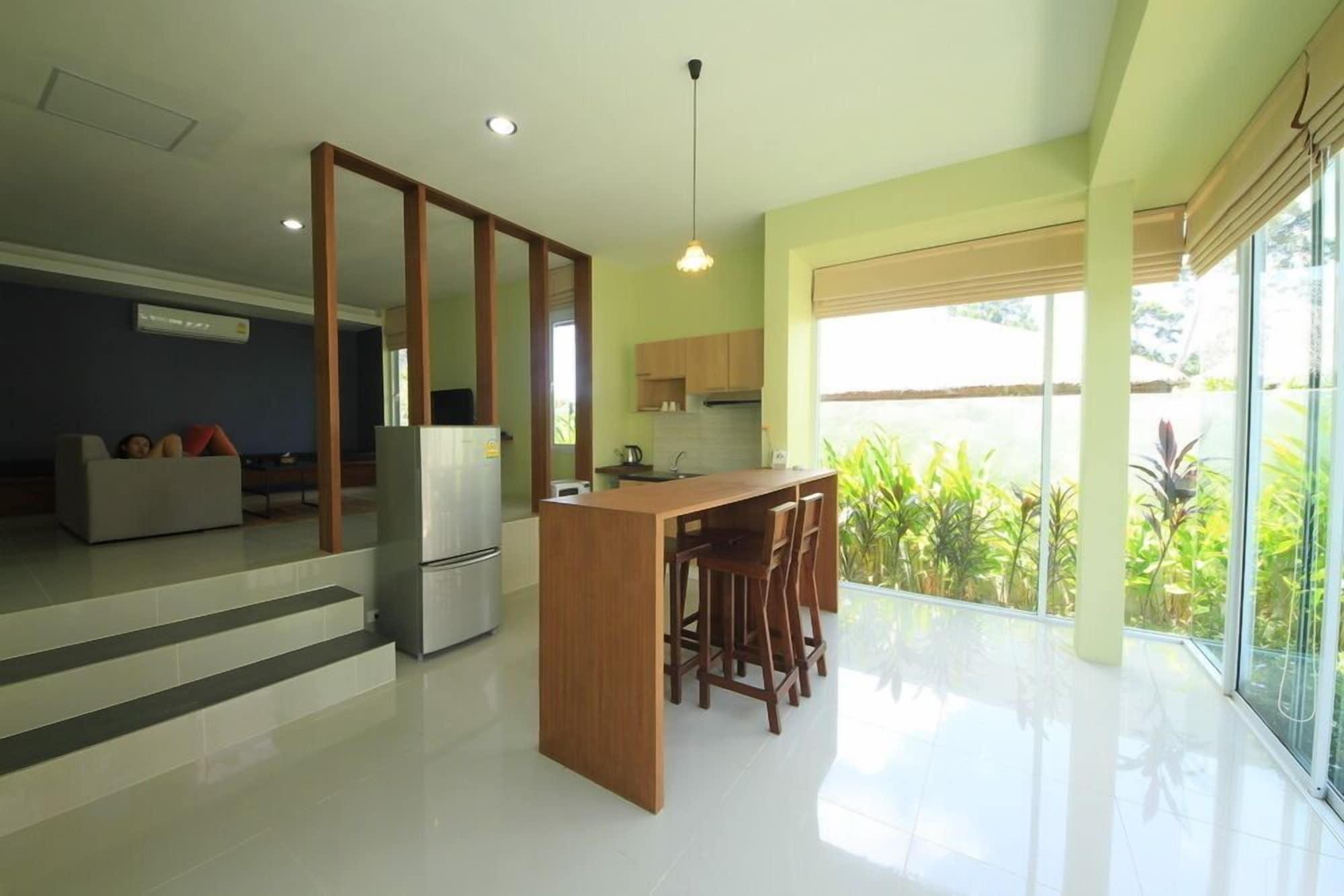 The Living Pool Hotel 3*