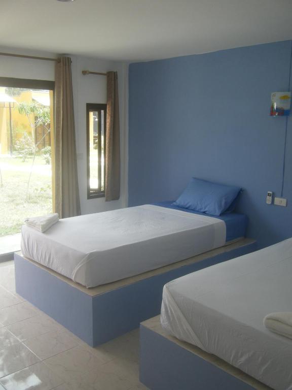 The Blue Parrot Resort 2*