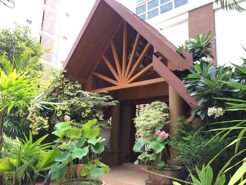 Chada Thai House Pattaya
