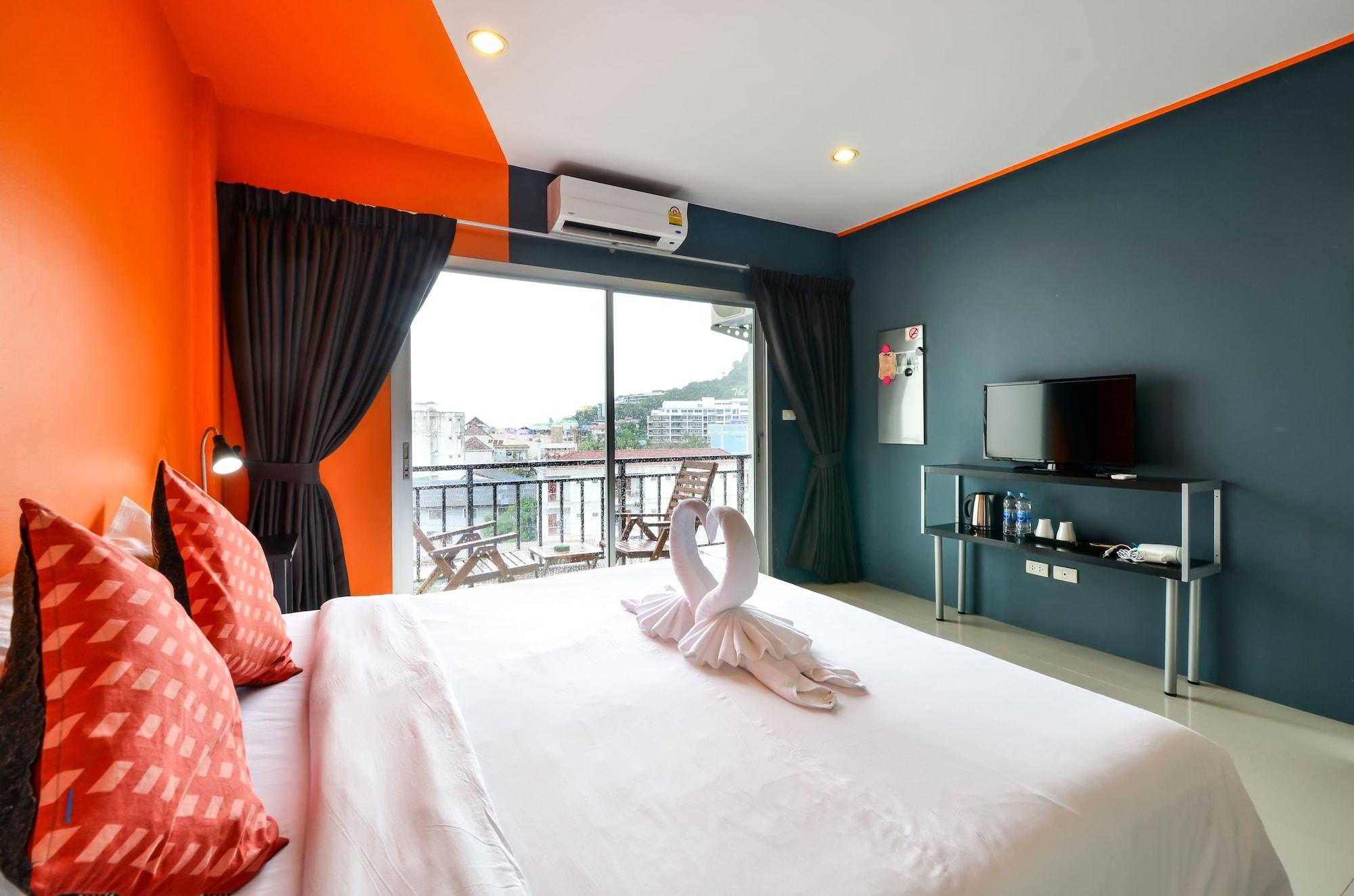 Two Color Hotel Patong