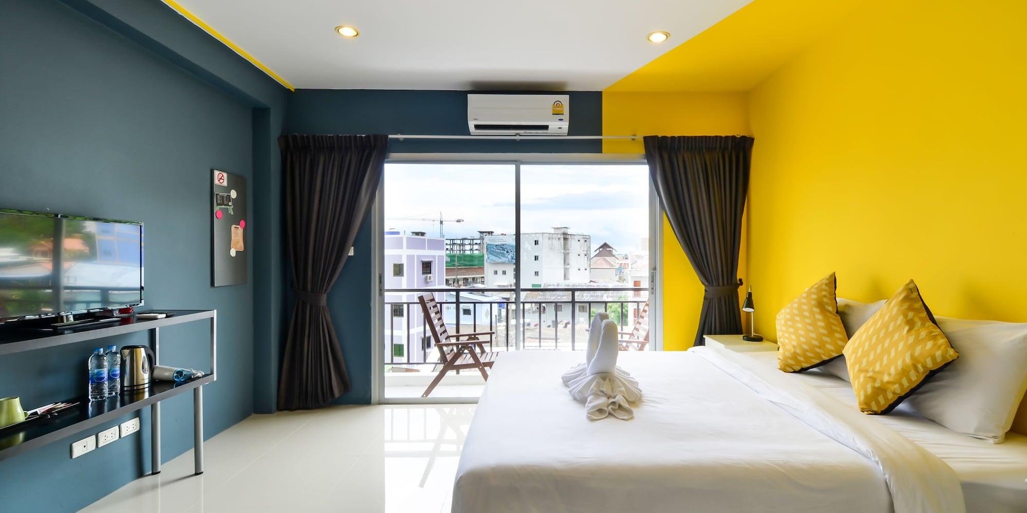 Two Color Hotel 2*