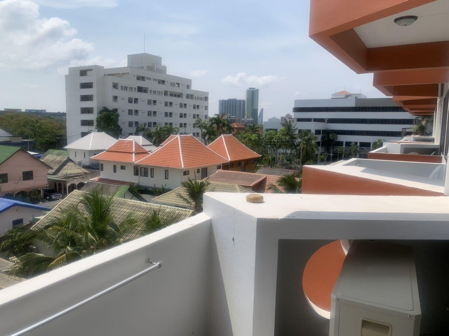 Jomtien Longstay Hotel 3*