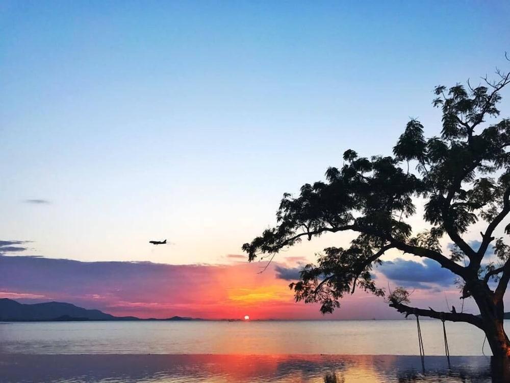 Tides Boutique Samui & Resort