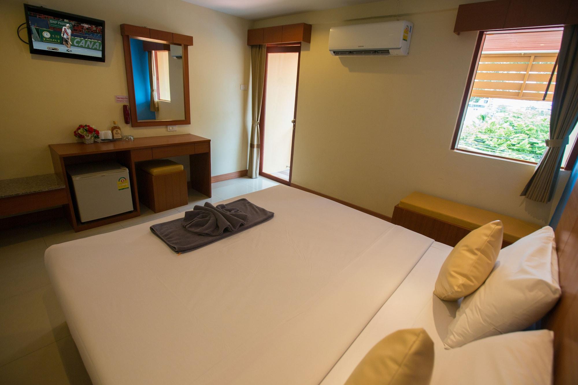 Hotel Twin Palms Pattaya, Sha Extra Certified 3*