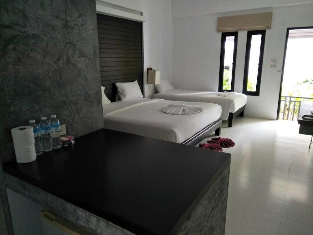 Hotel Holiday Park 3*