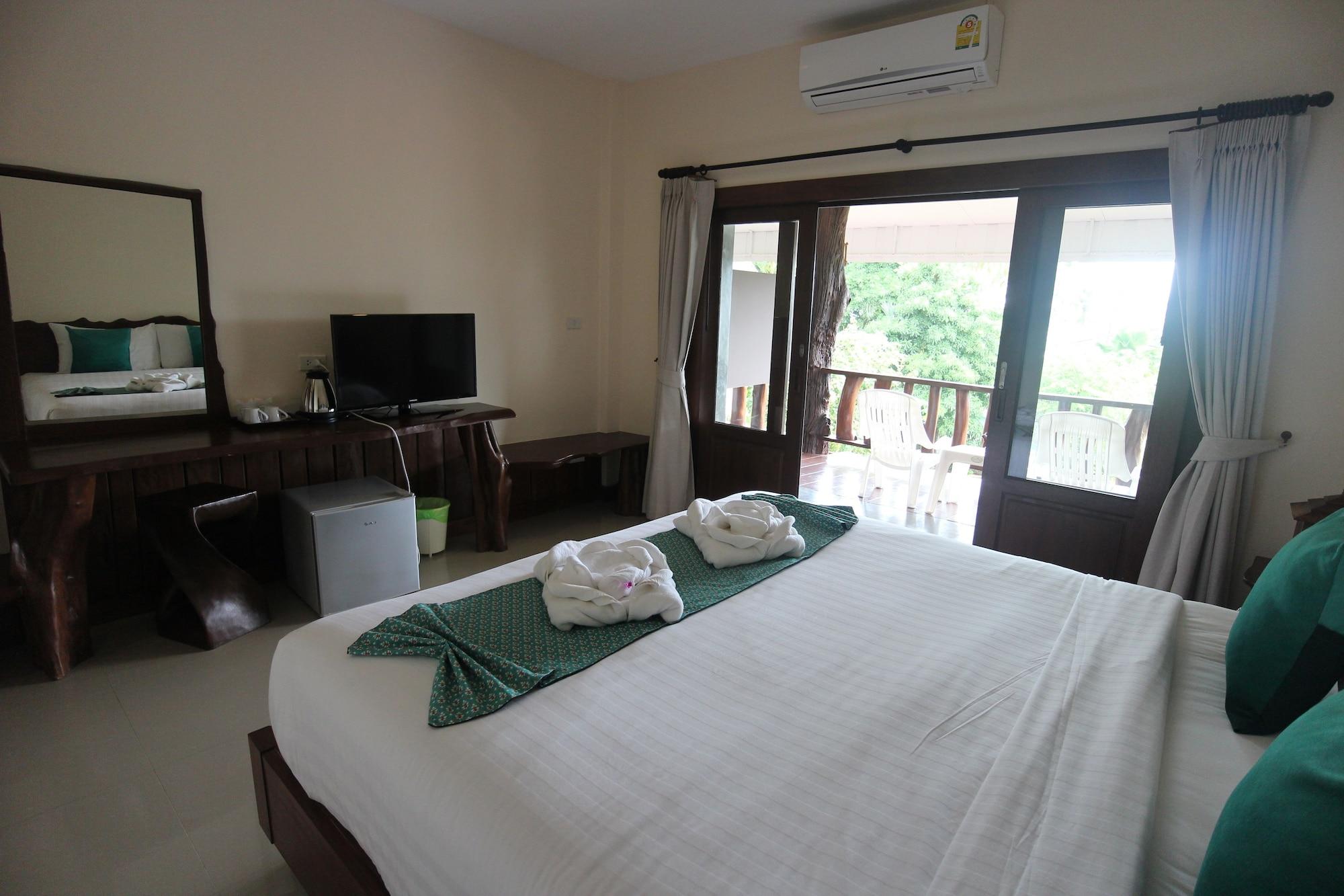 Krabi Bay Klong Muang Beach