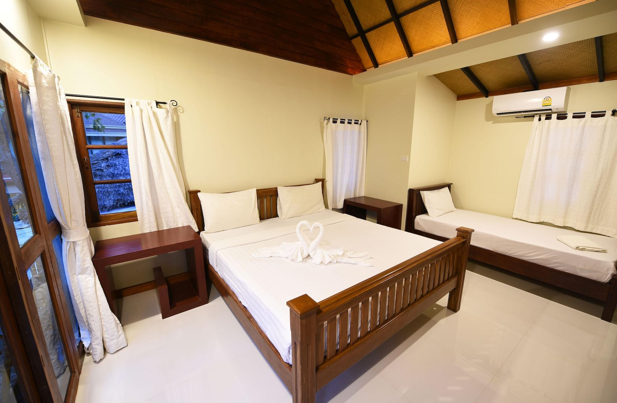 Chunut House Hostel