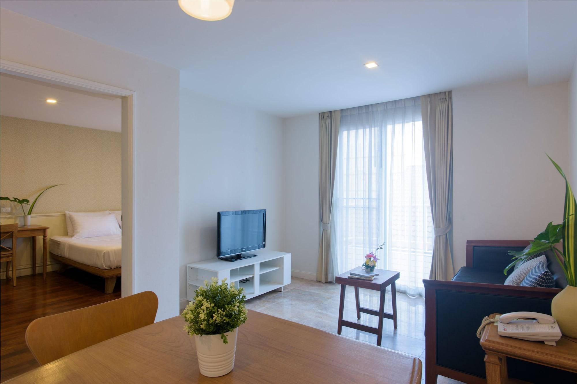 Sabai Sathorn Apartment *