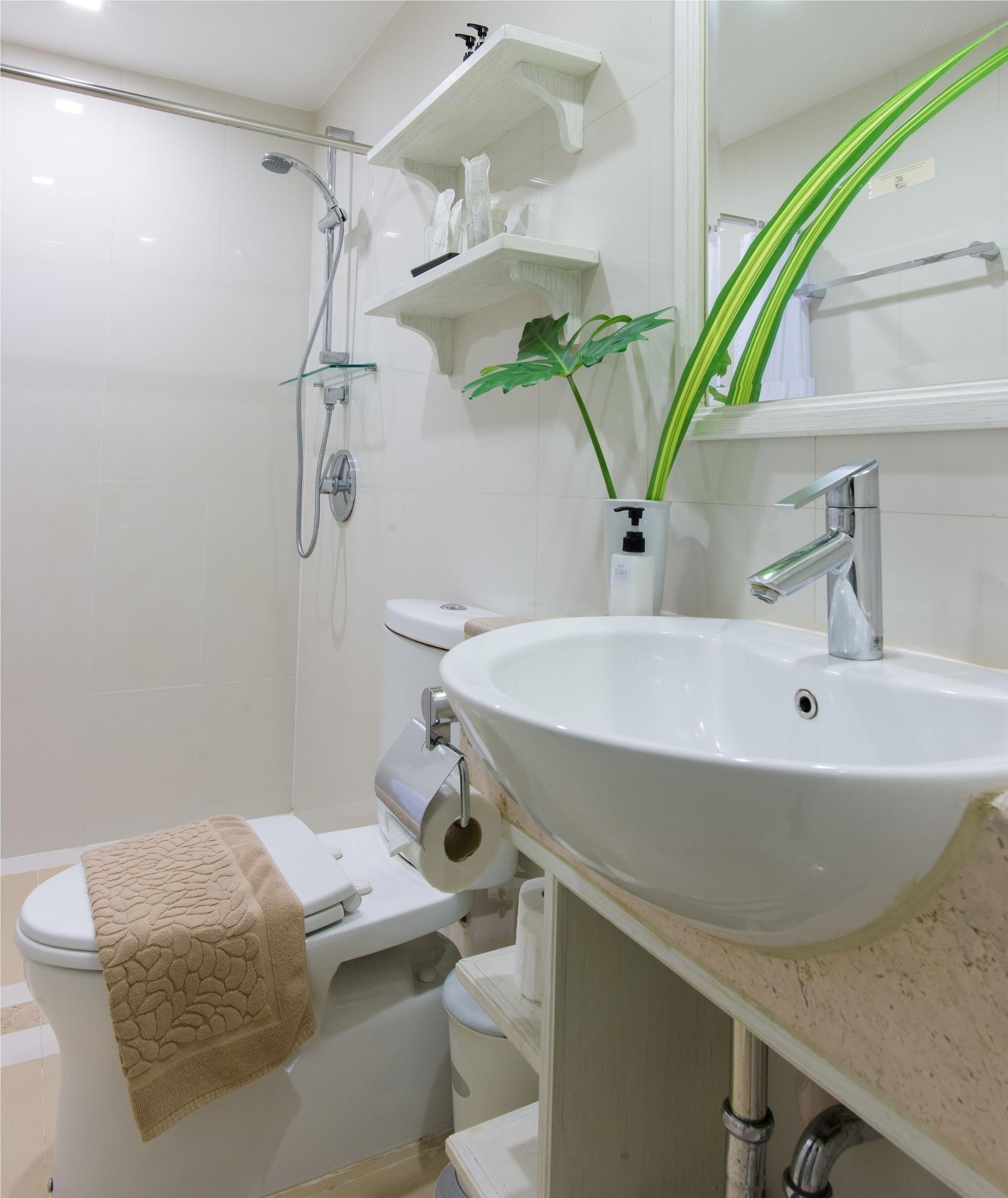 Sabai Sathorn Apartment *