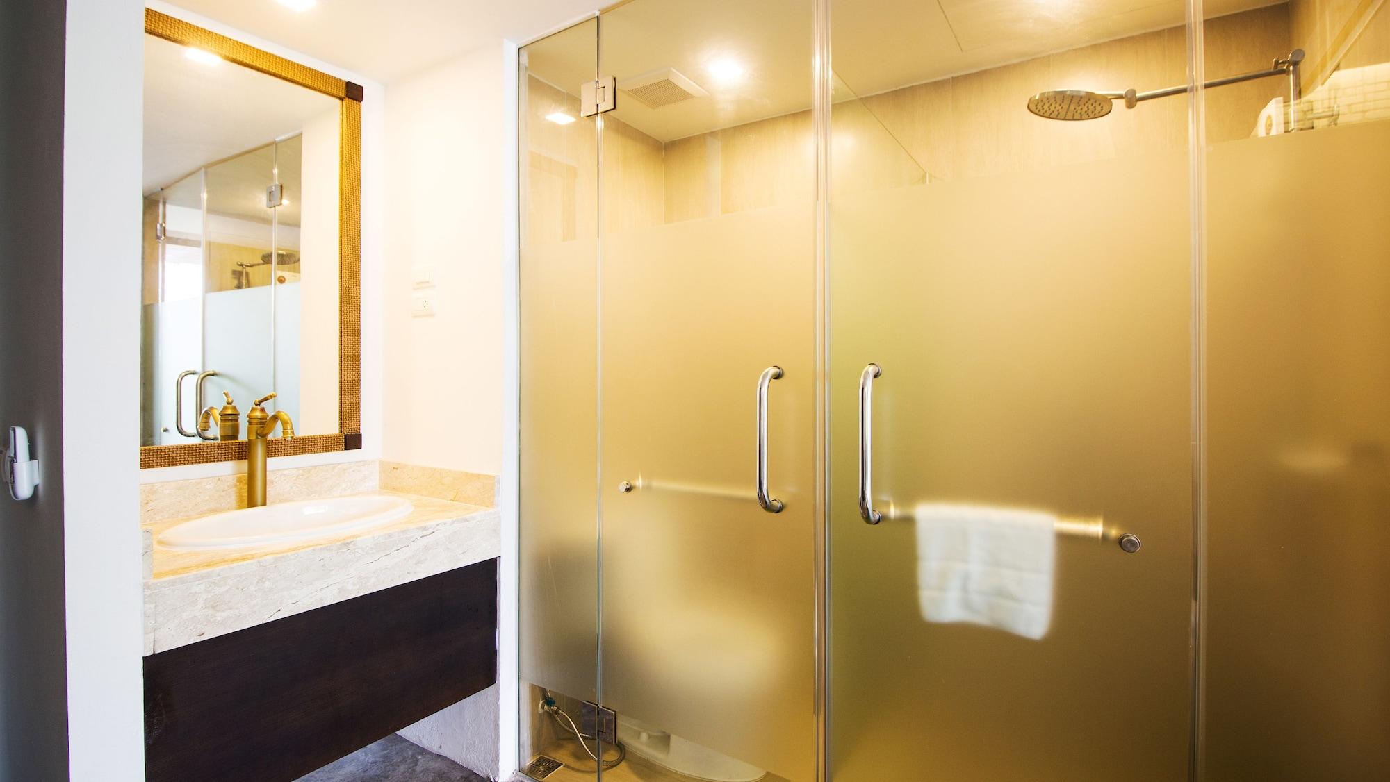 Hotel B2 Premier