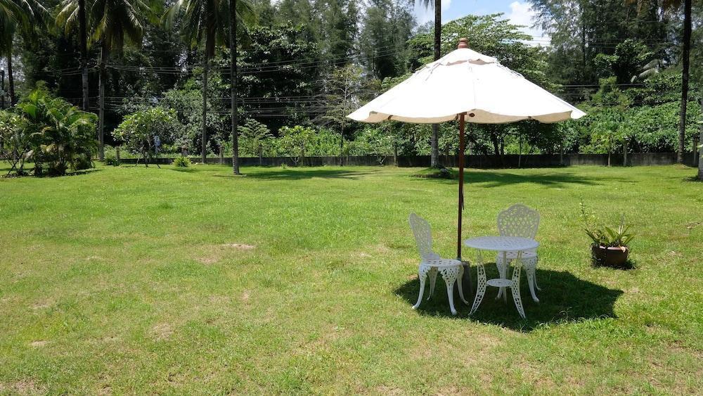 Golden Coconut Resort