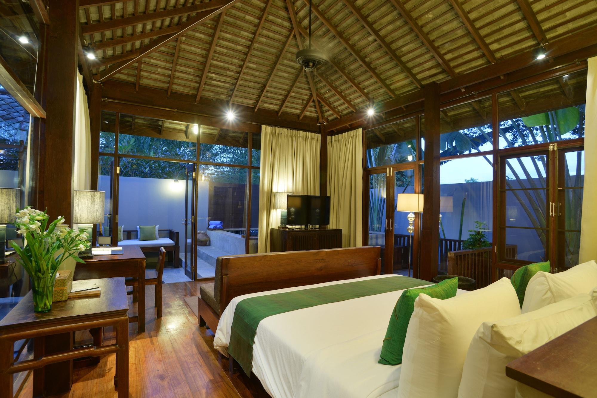 The Quarter Resort