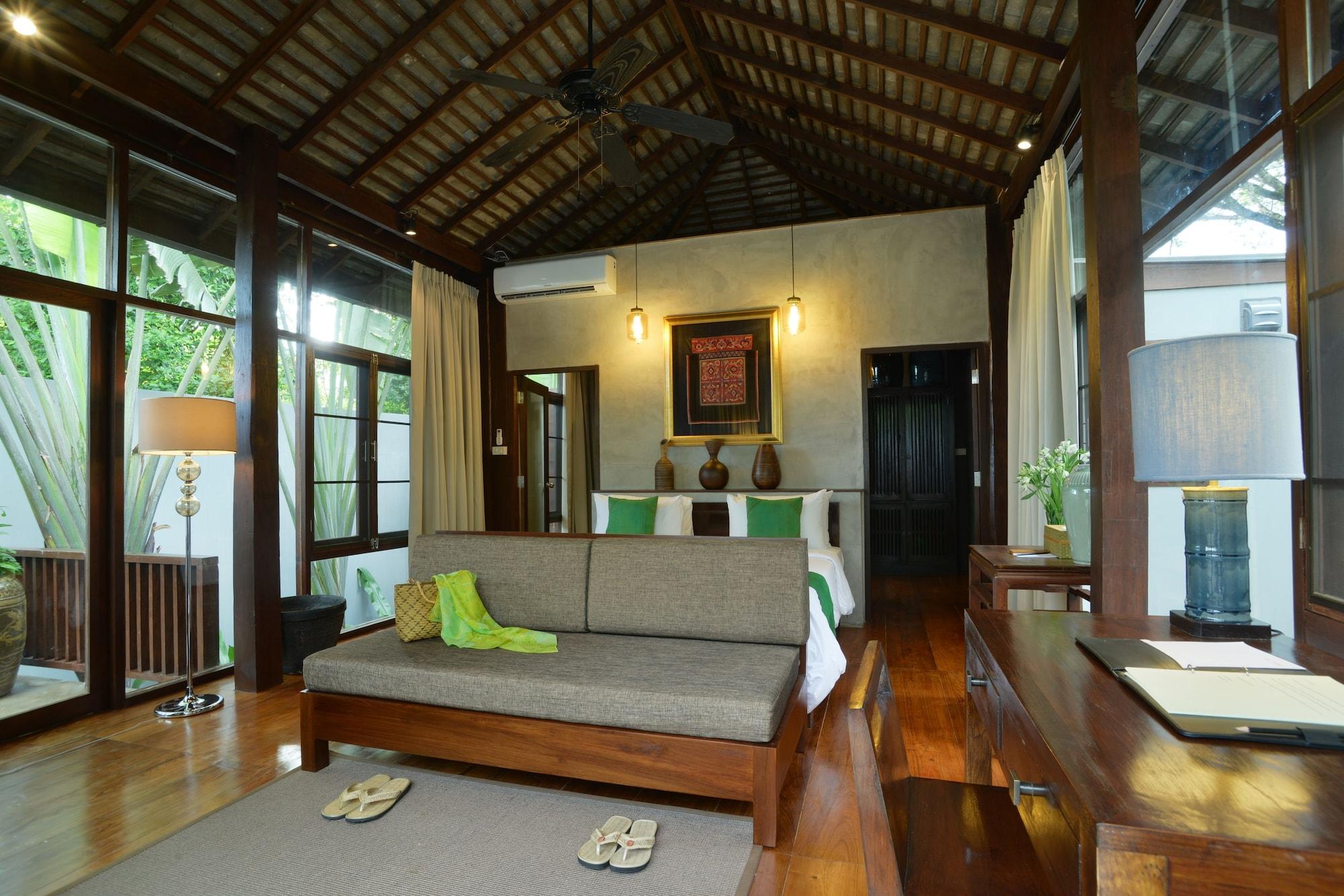 The Quarter 4* Pai