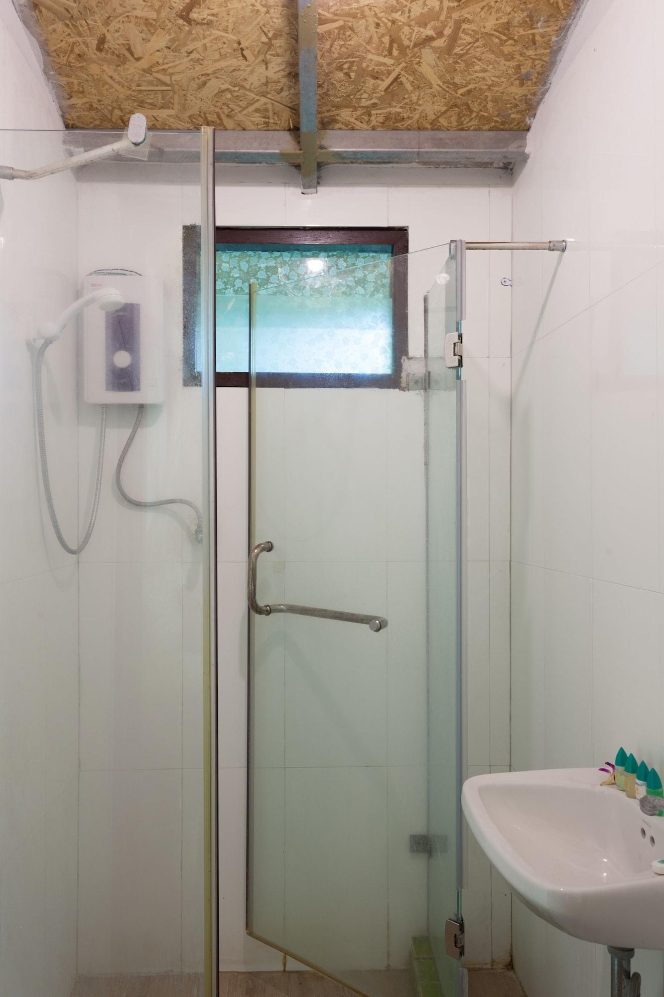 Long & Villa-sha Extra 3* Phi Phi Don