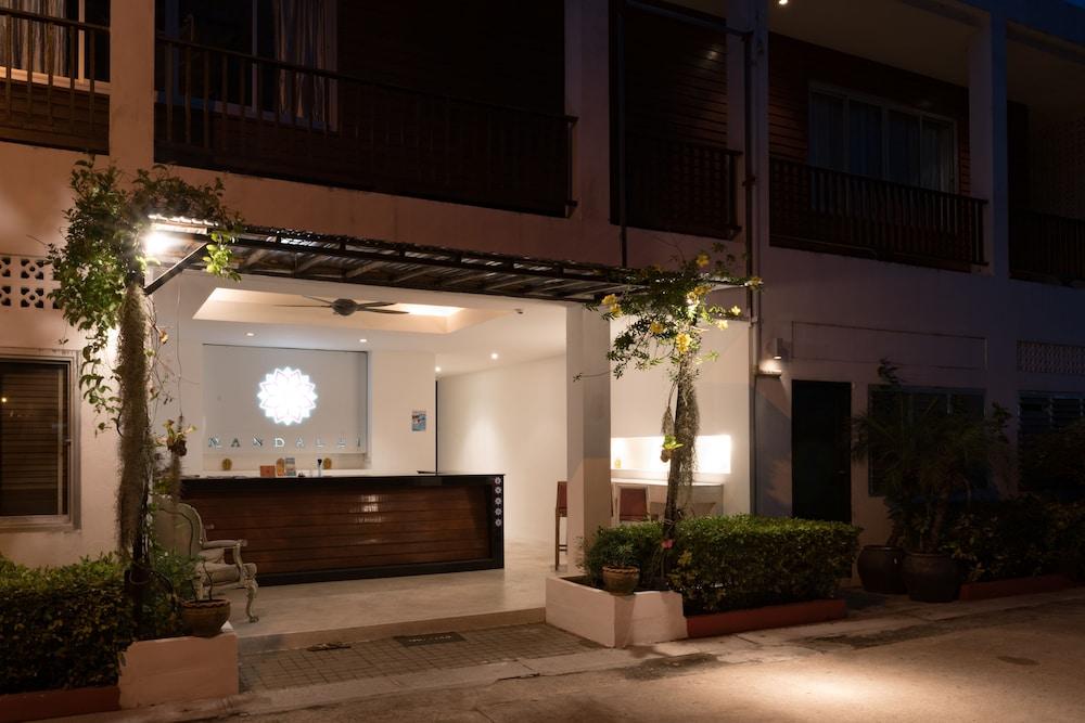 Hotel Mandalai Chaloklum