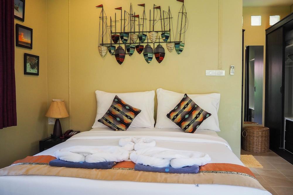 Lanta Castaway Resort