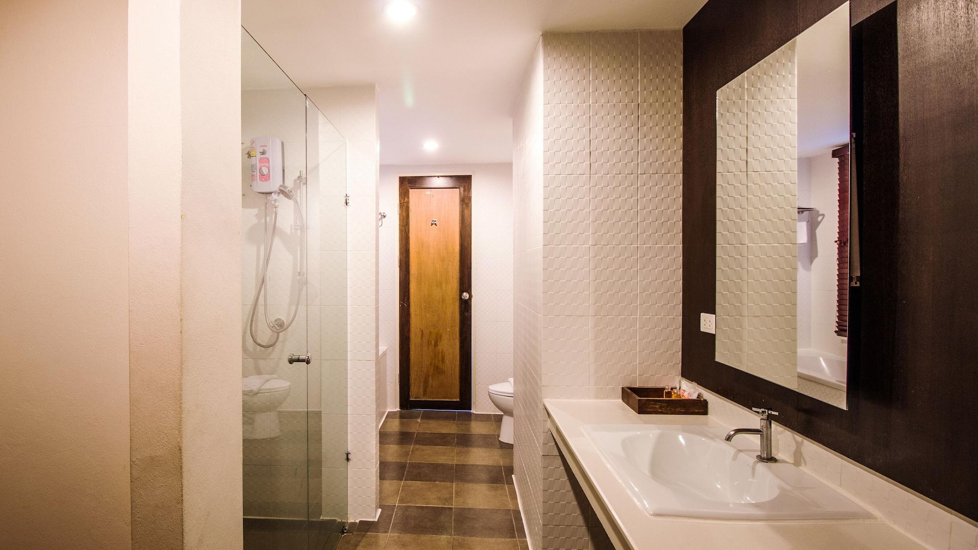 B2 Premier & Hotel 3*