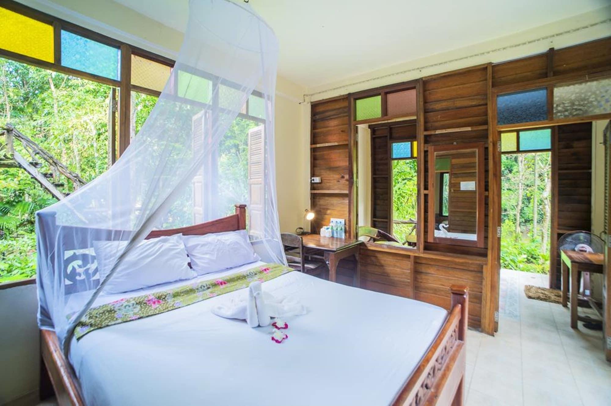 Art's Riverview 3* Khao Sok National Park