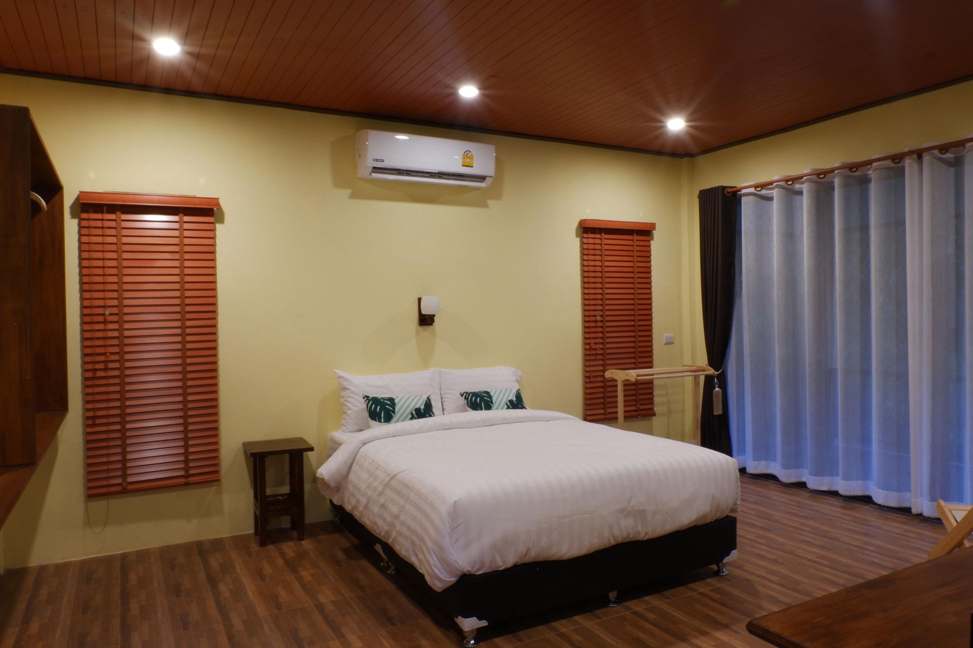 Resort Art's Riverview Khao Sok National Park