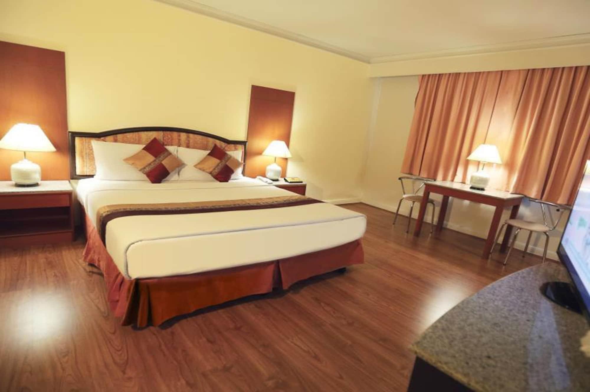 Hotel Lee Gardens Plaza - Sha 3*