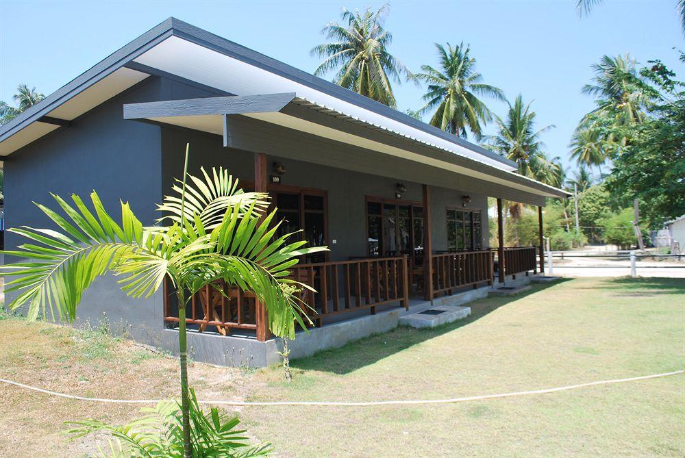 Resort Siraya Beachfront