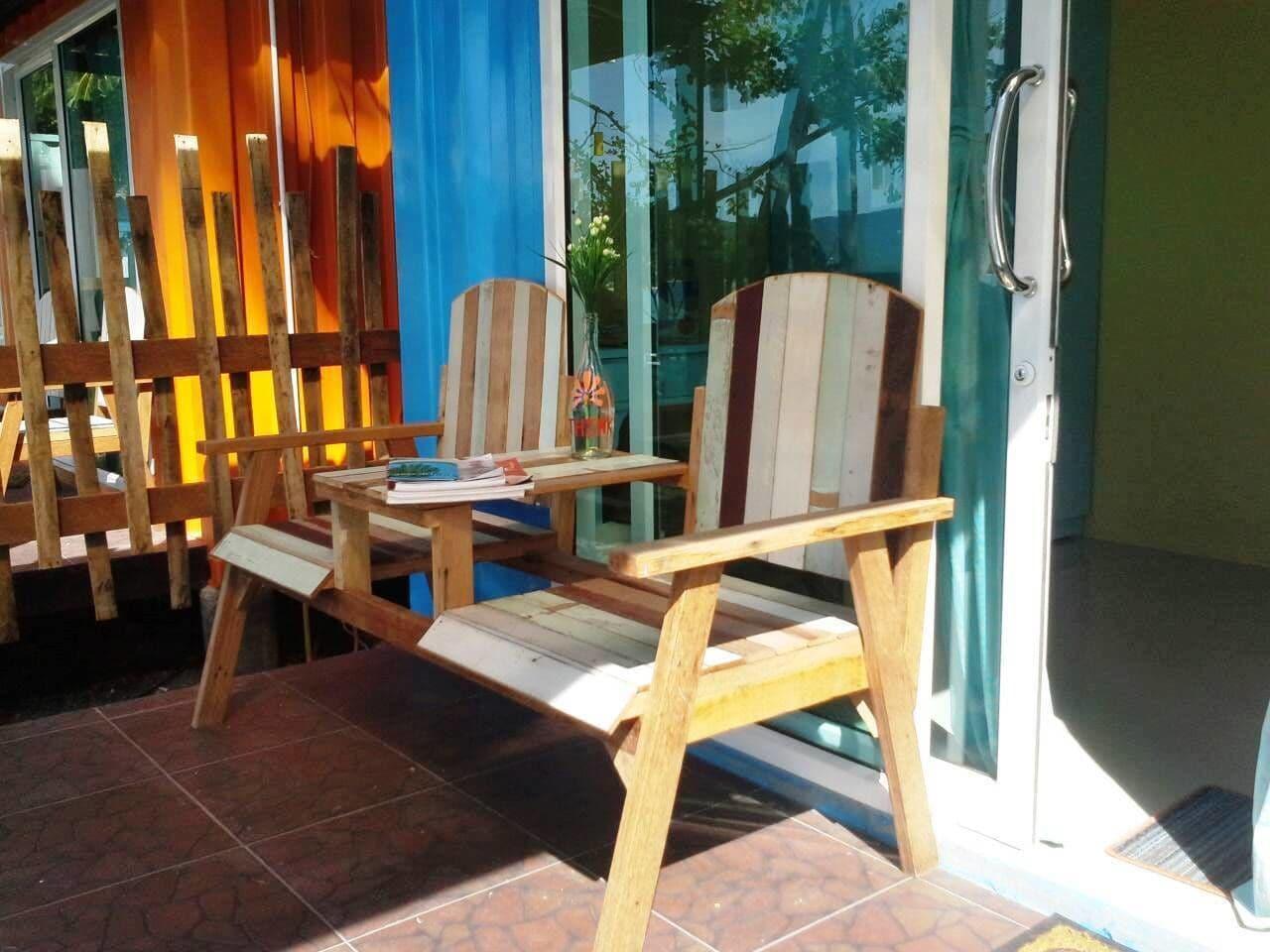 Hostel Think & Retro Cafe Samui *