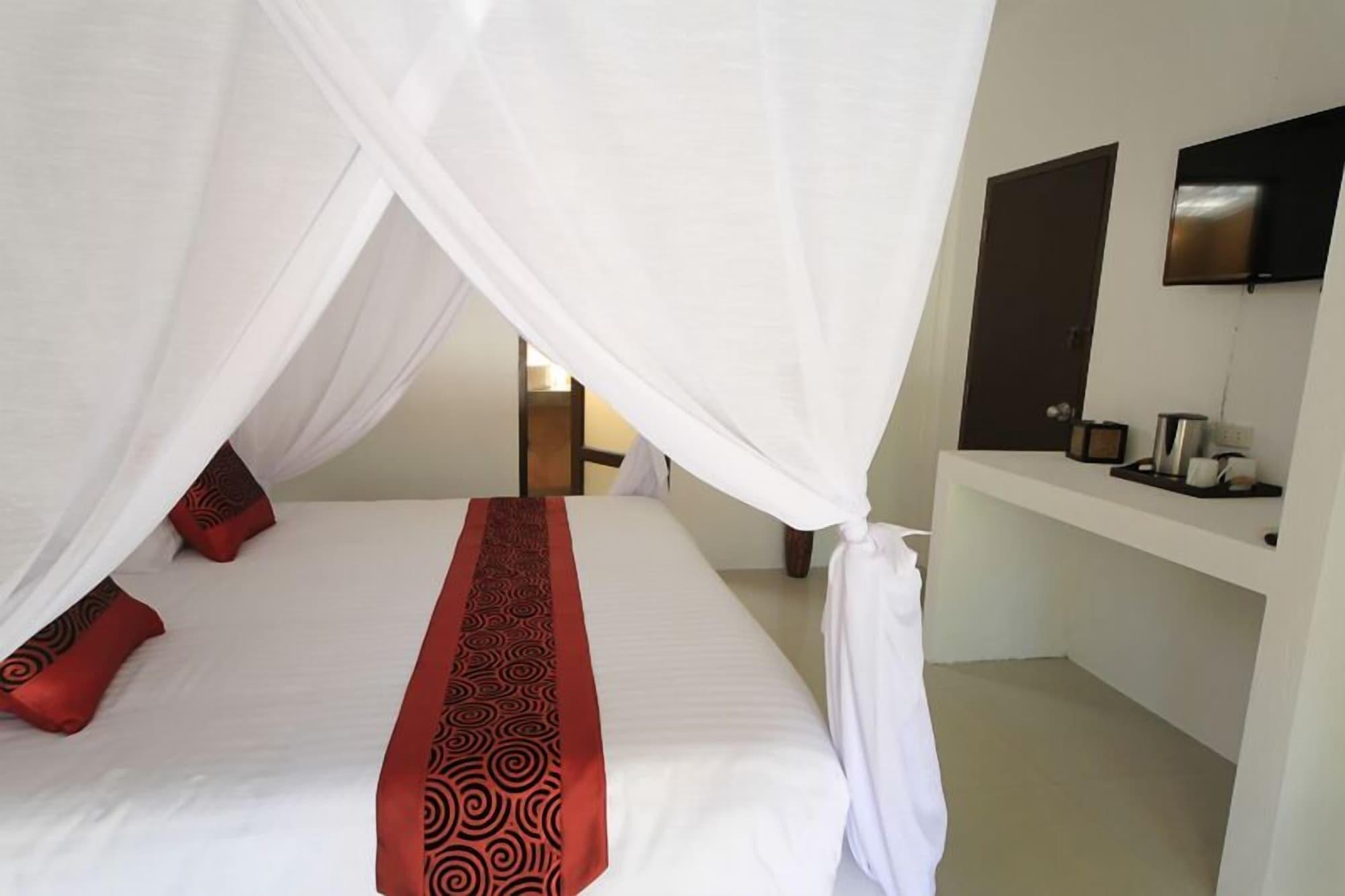 Hotel The White 3*