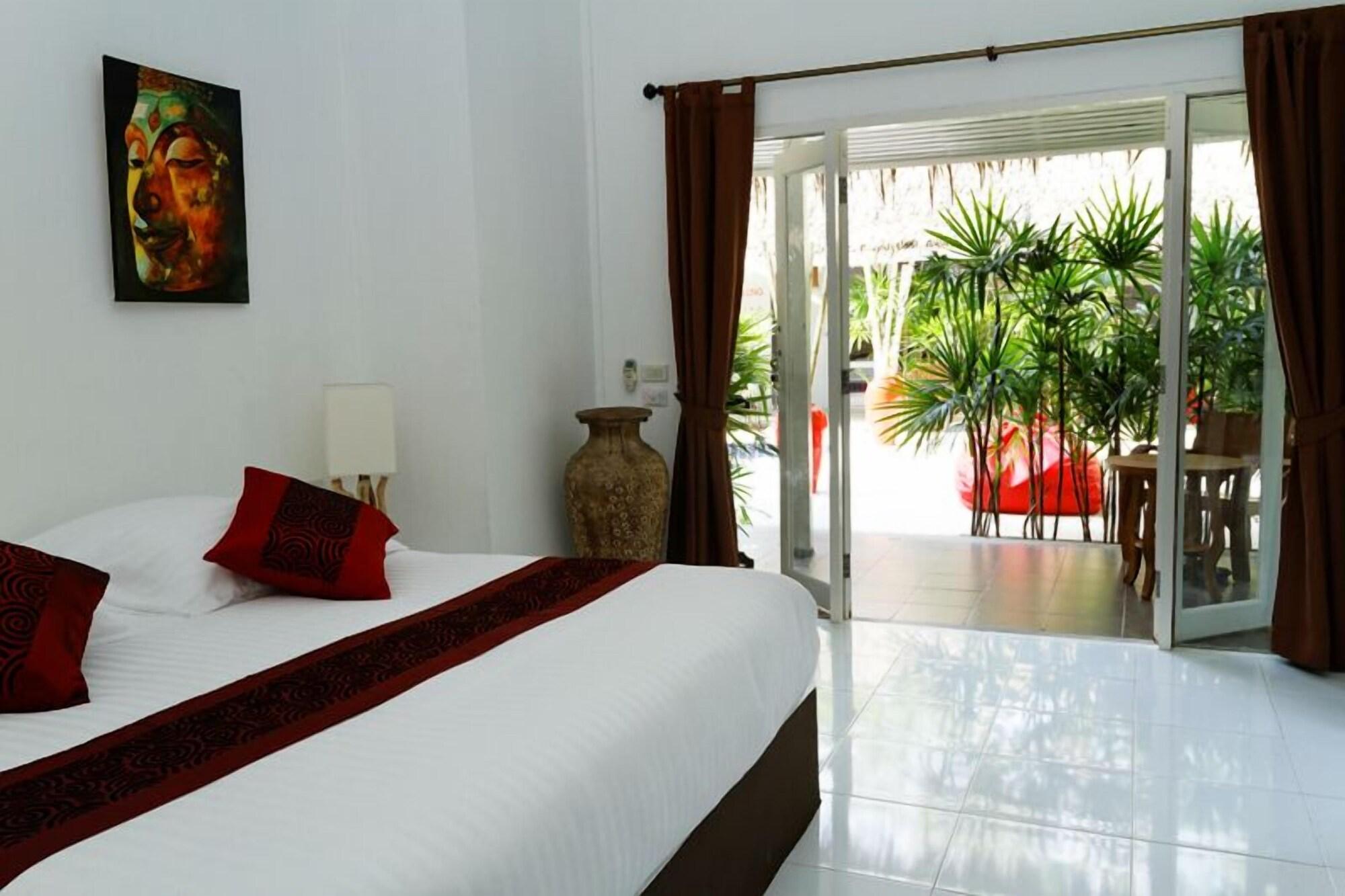 Hotel The White