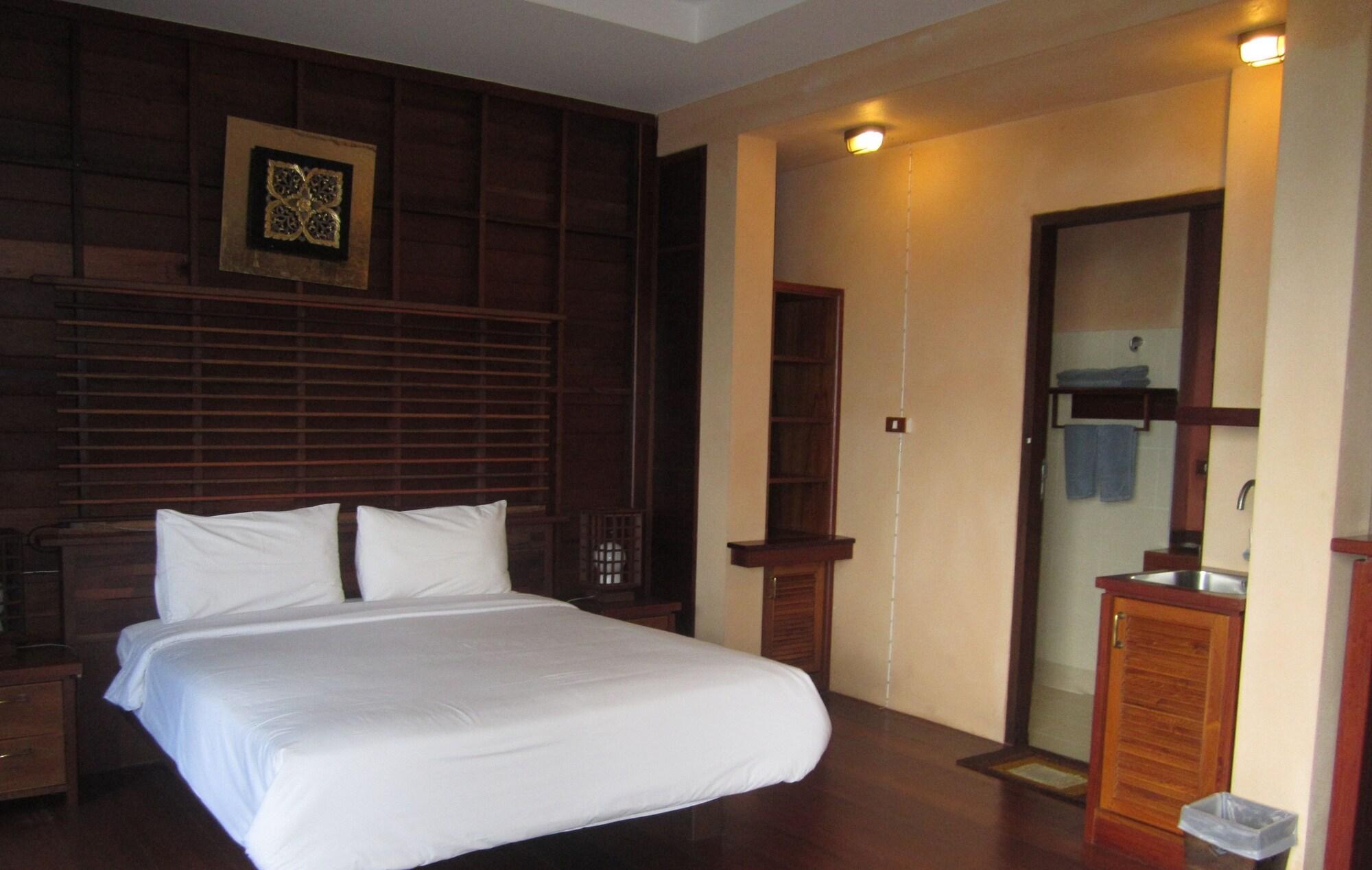 Resort Kata Hiview Karon