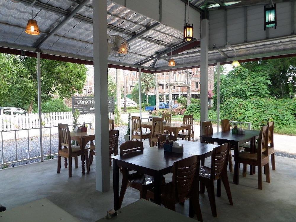 Lanta Triple Novel Guest house 2*