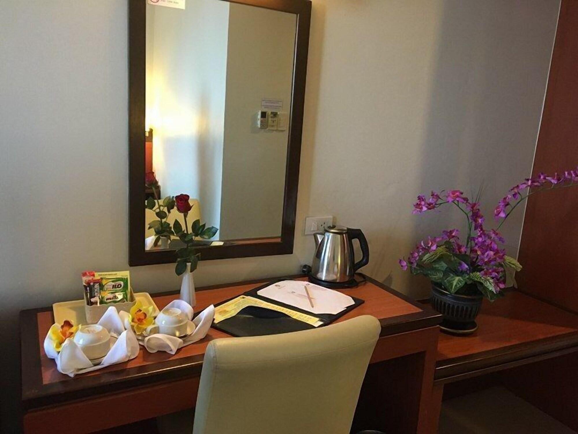 Hatyai Golden Crown Hat Yai