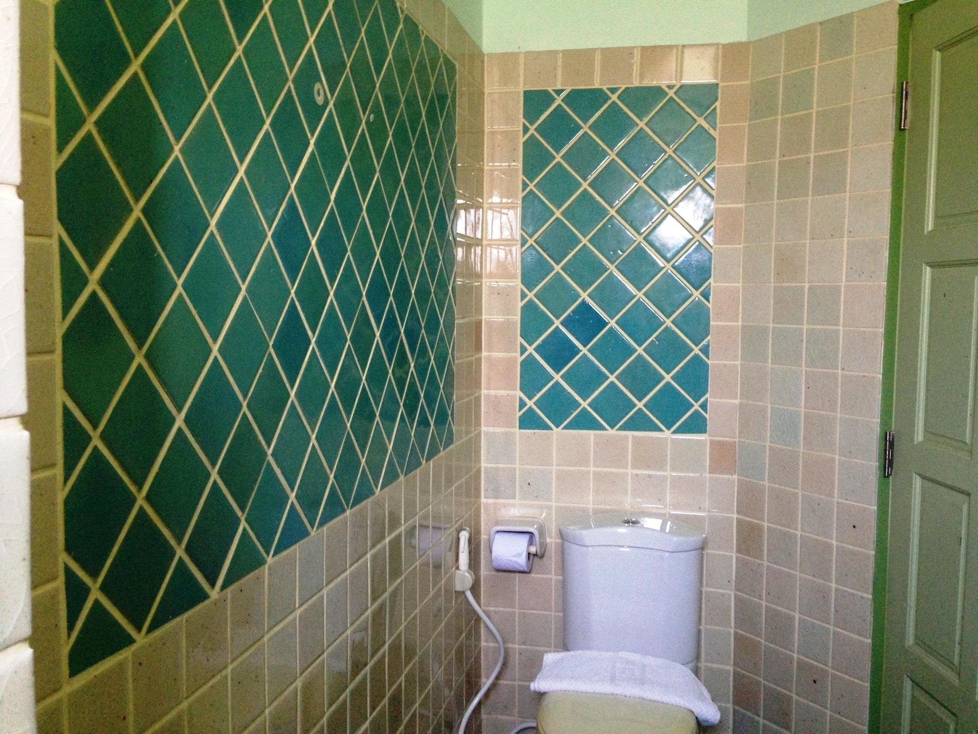 Aparthotel Yanadin Service 2*