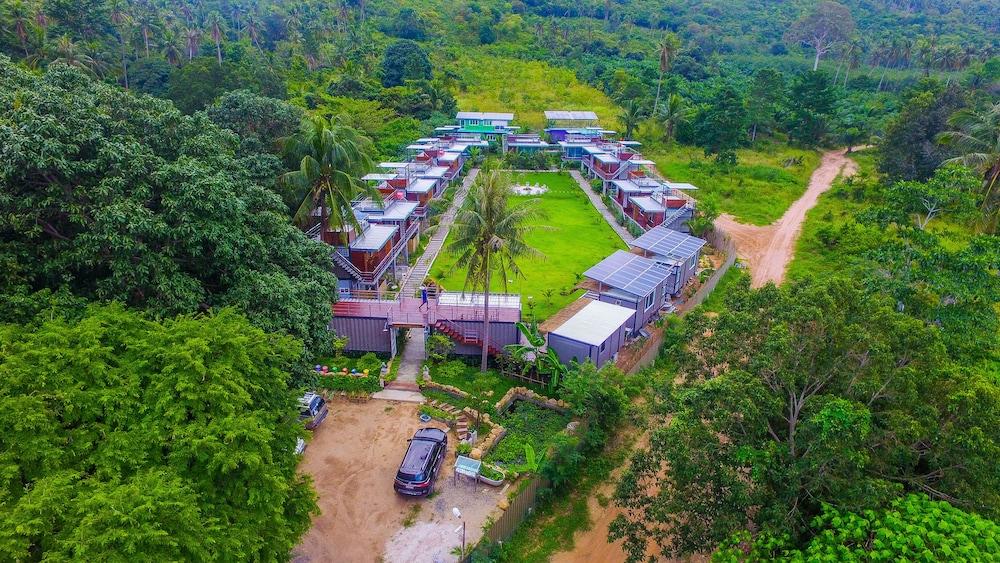 Baan Boom Boxes Eco Friendly Resort