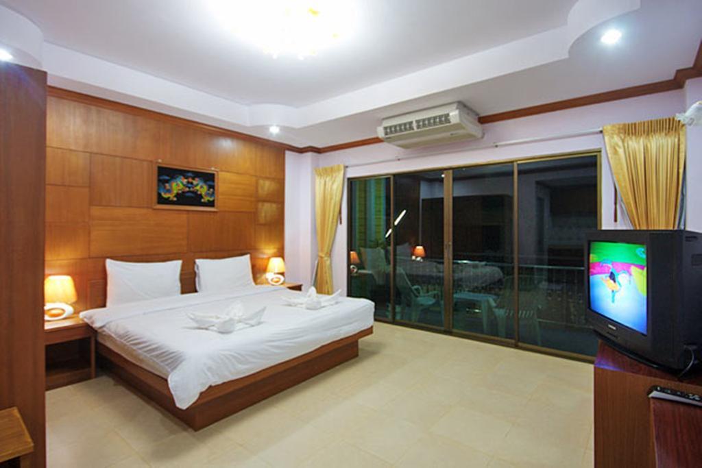 Phuket Tropical Hotel