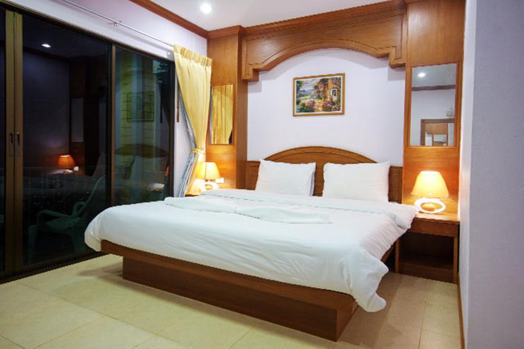 Hotel Phuket Tropical 2*