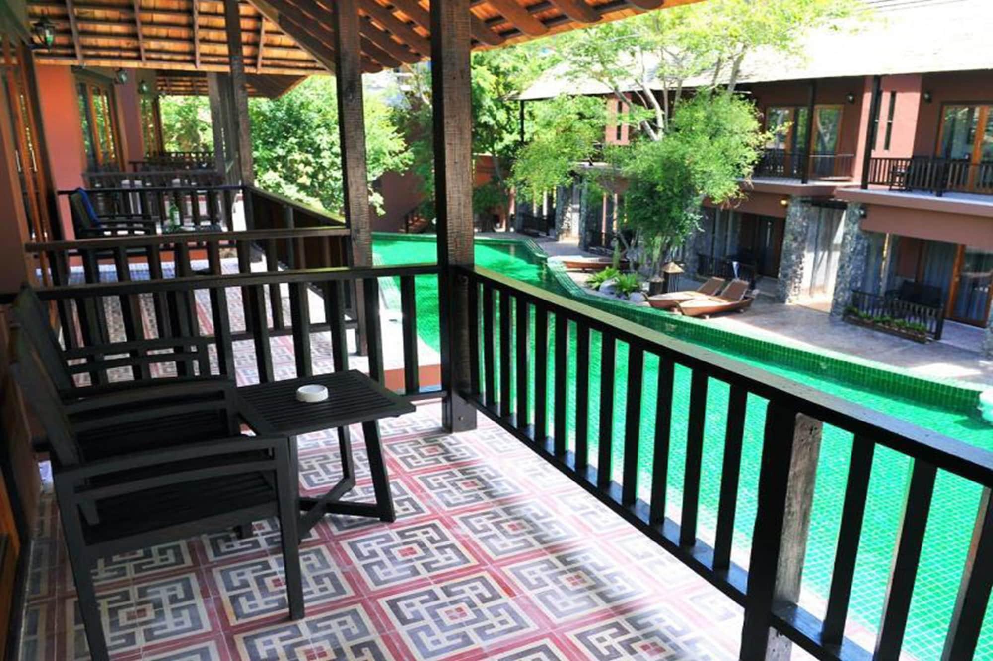 Club Hotel 3*