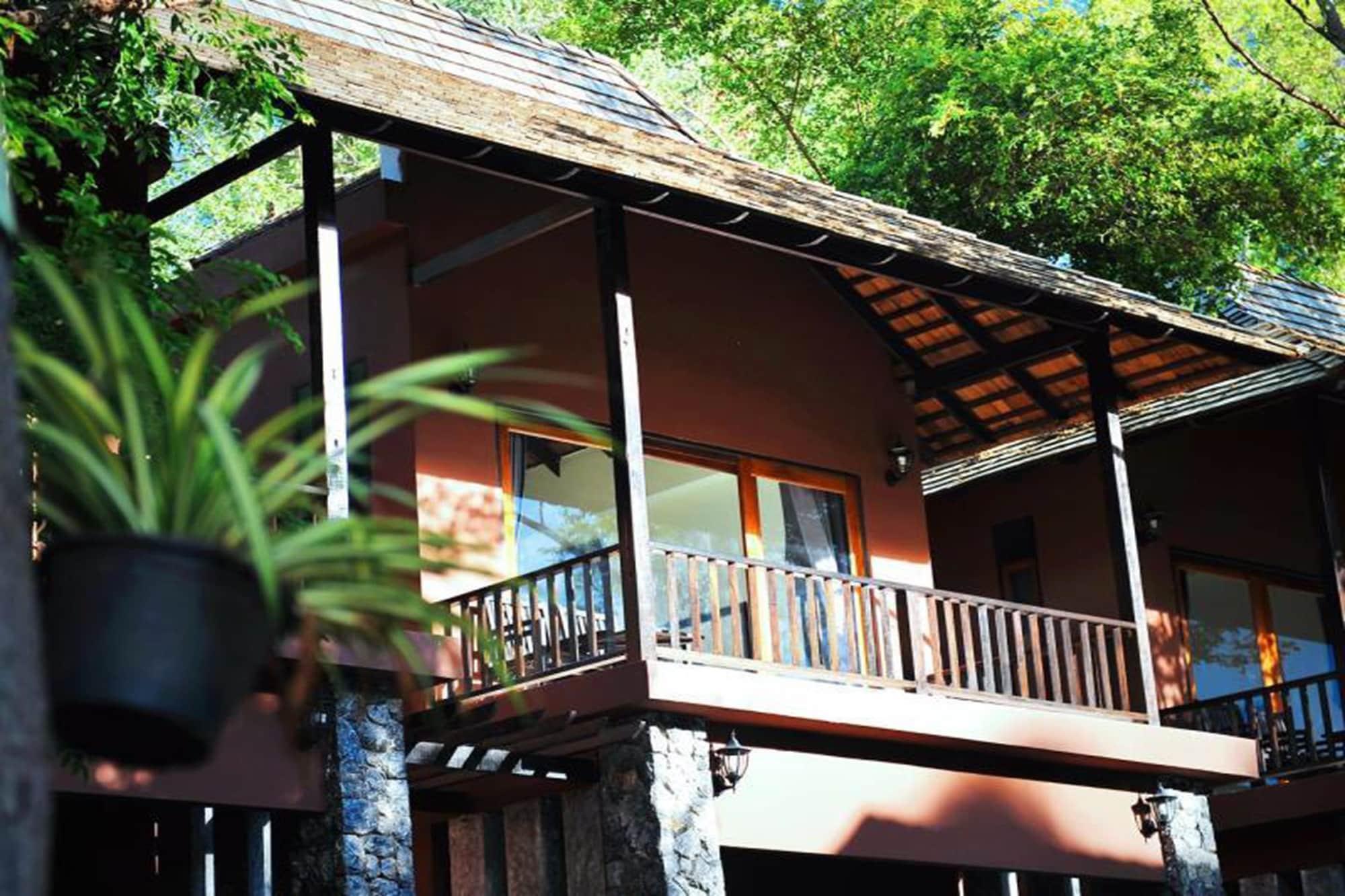 Club Hotel
