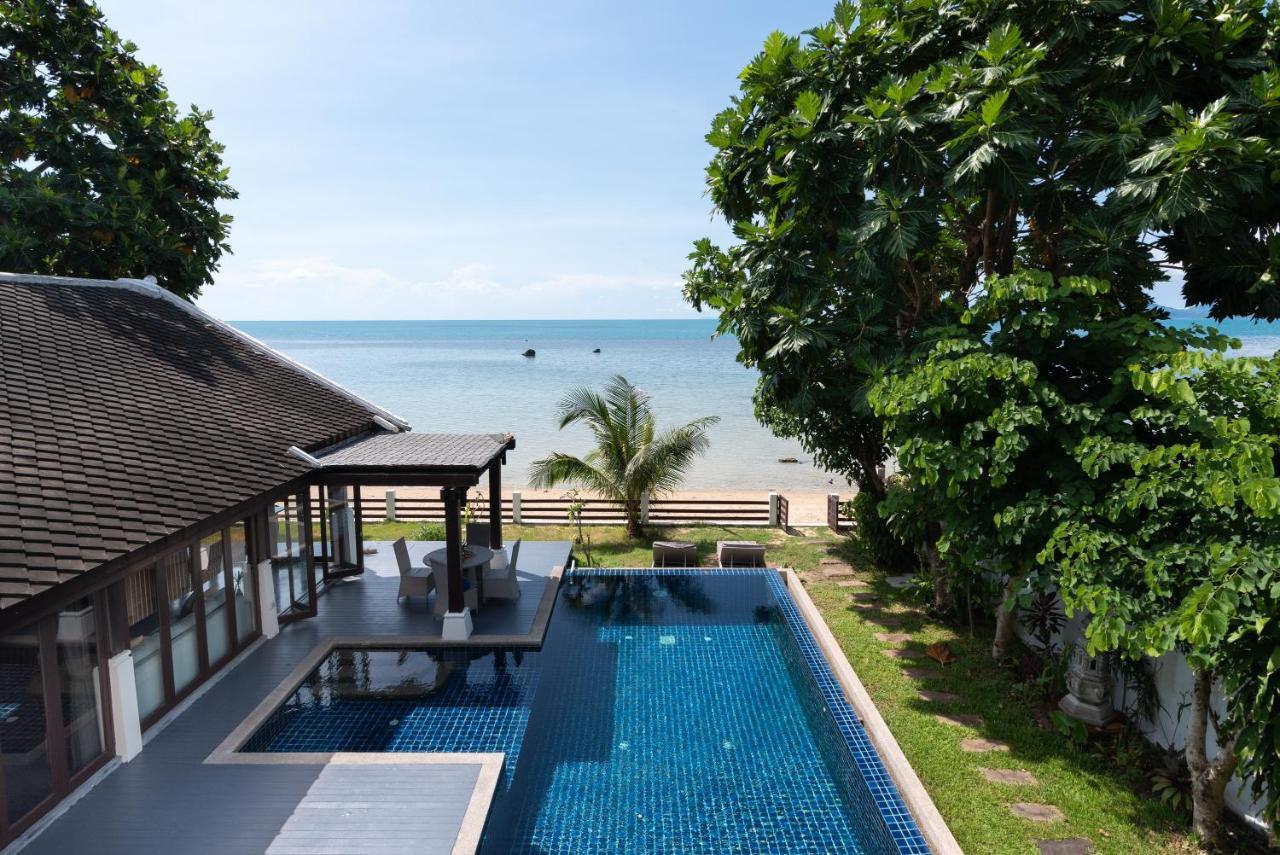 Villa Front *