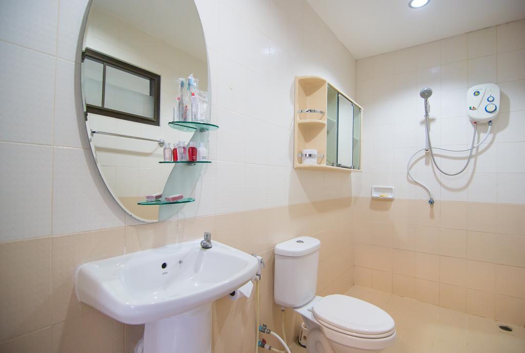 Happys Guest house 2*