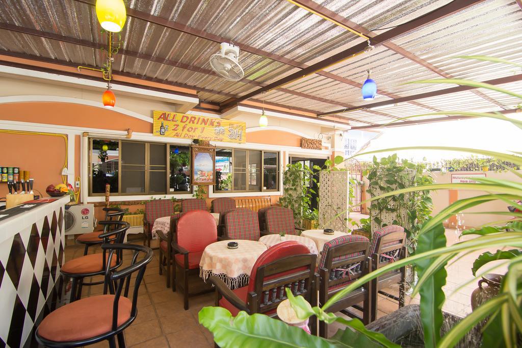 Happys Guest house 2*