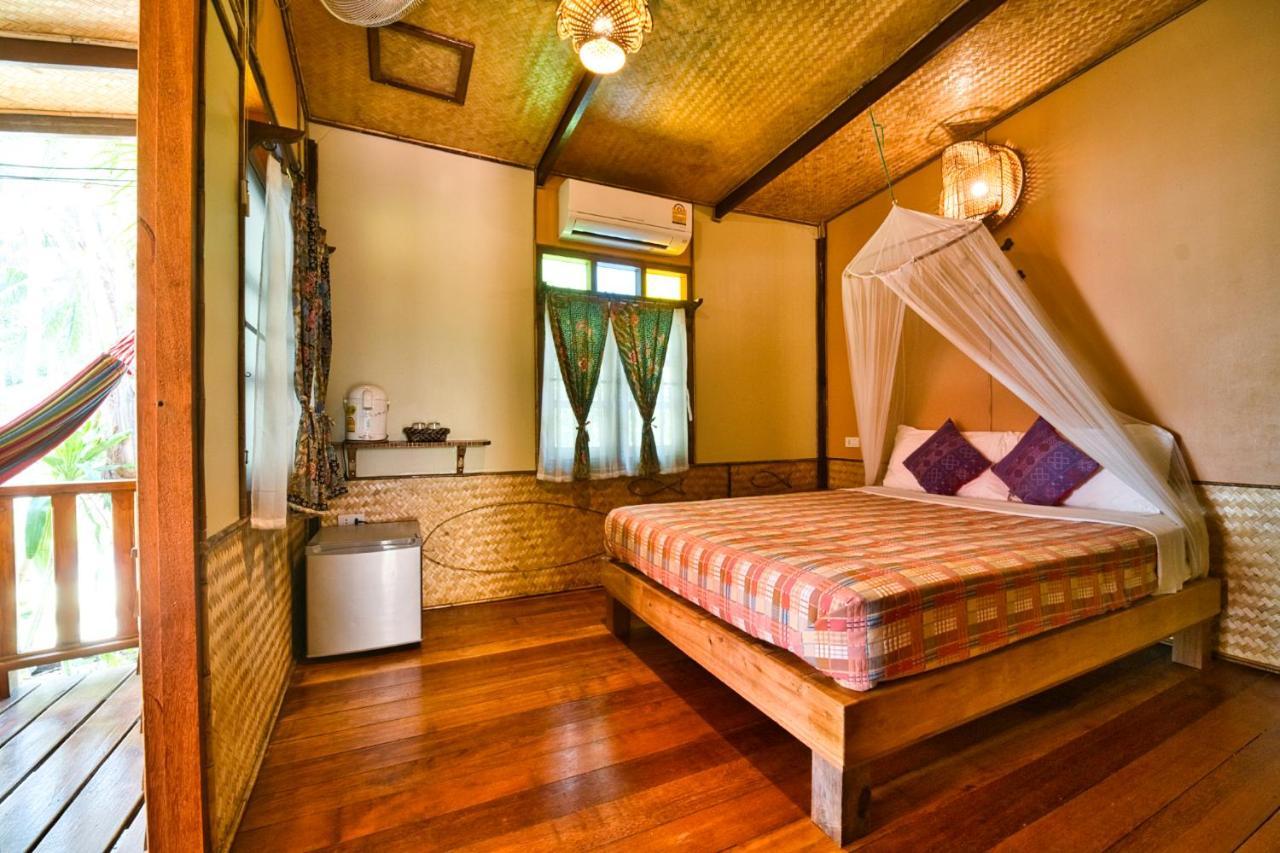 Longtail Resort 2*