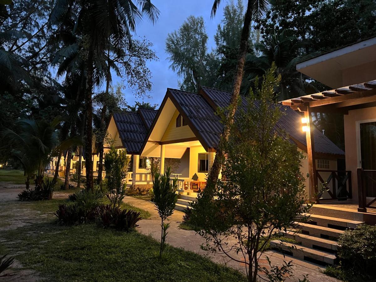 Ao Thong 3*