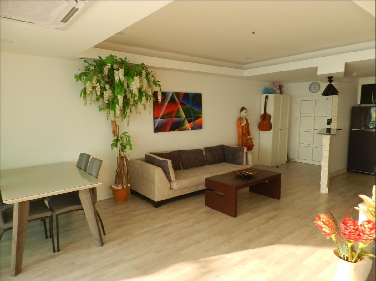 Jomtien Plaza Condotel Apartment