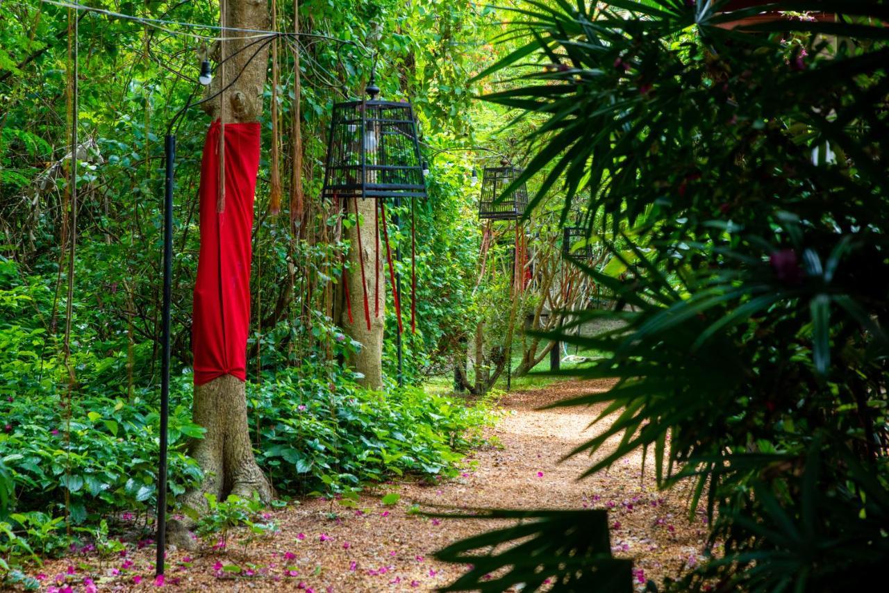 Resort Alcove