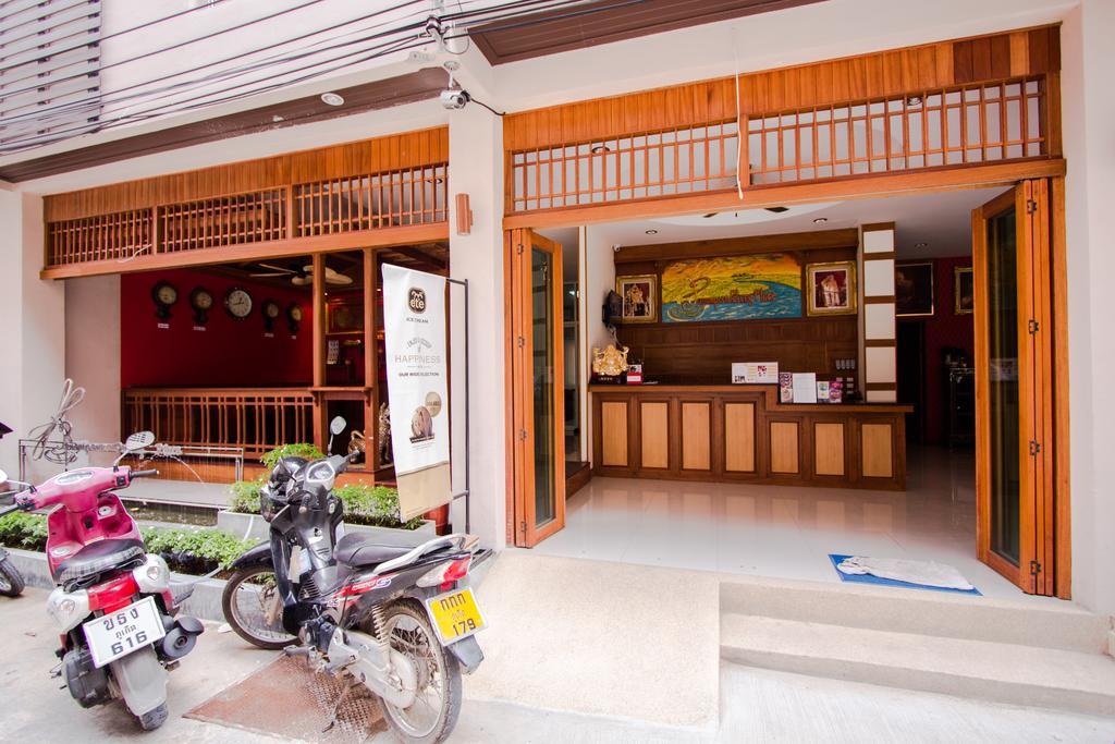 Panomporn Phuket Hotel 2*