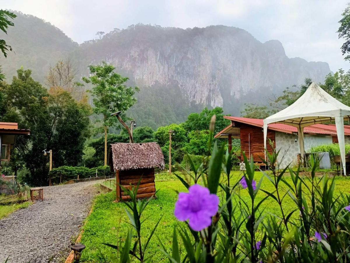 Bansuanphutarn Hotel